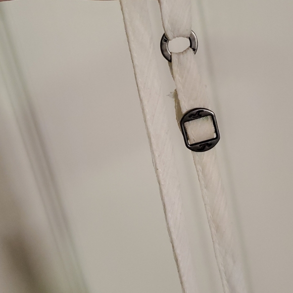 White Hollister tank with sequin details - Picture 5 of 6